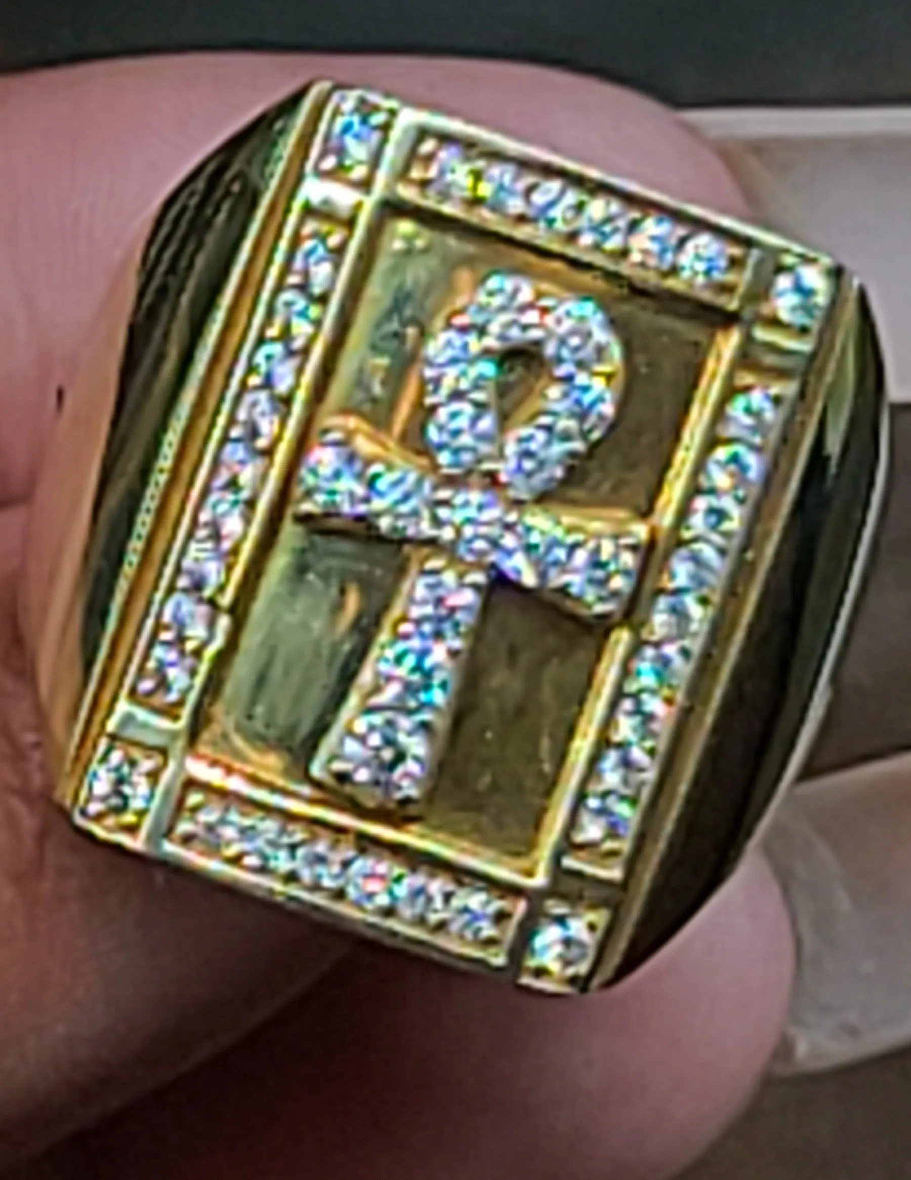 10k Yellow Gold Ring with Ankh Design and Reflective Background