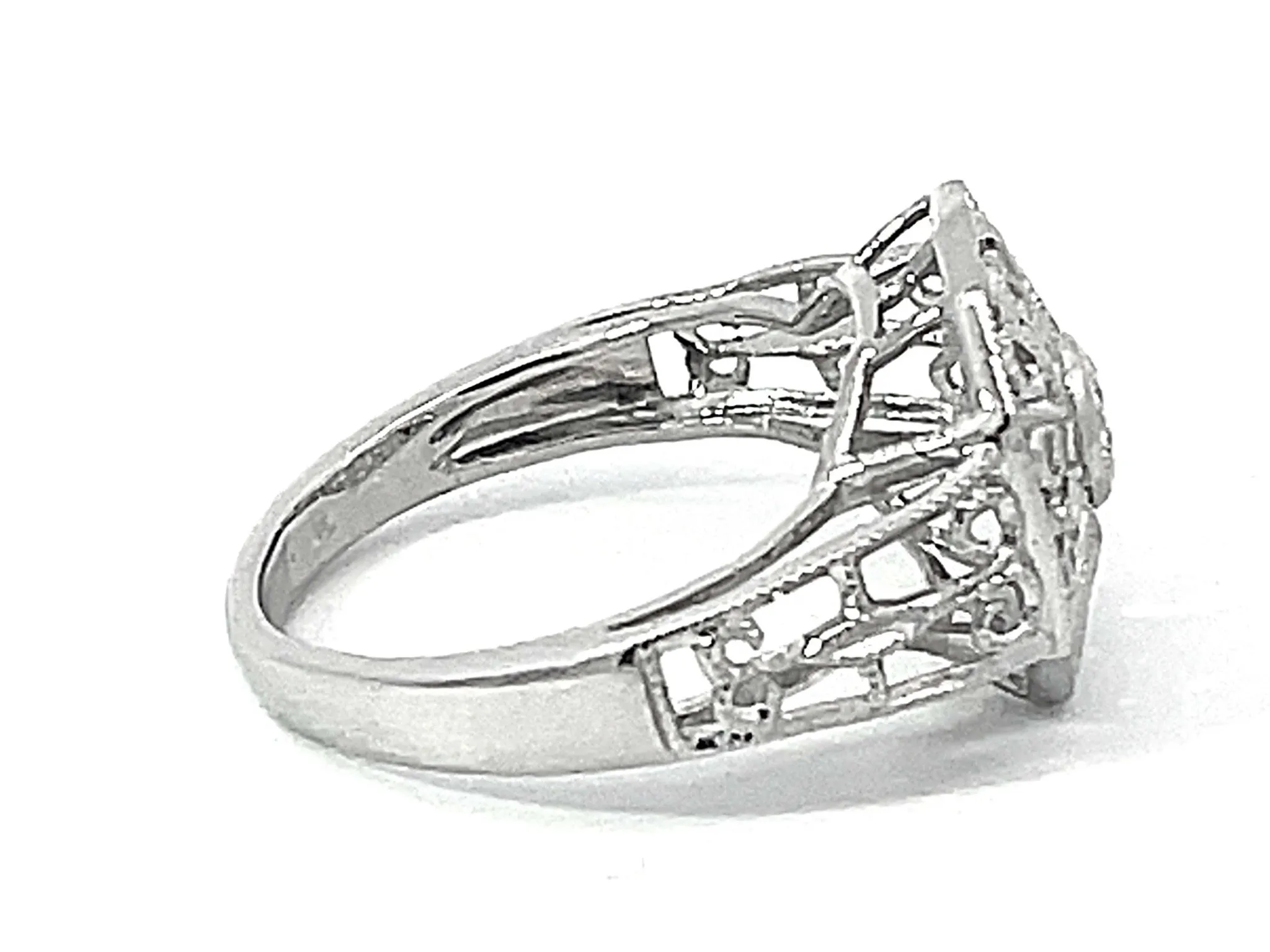 Art Deco Milgrain Detail Diamond Ring in Platinum
