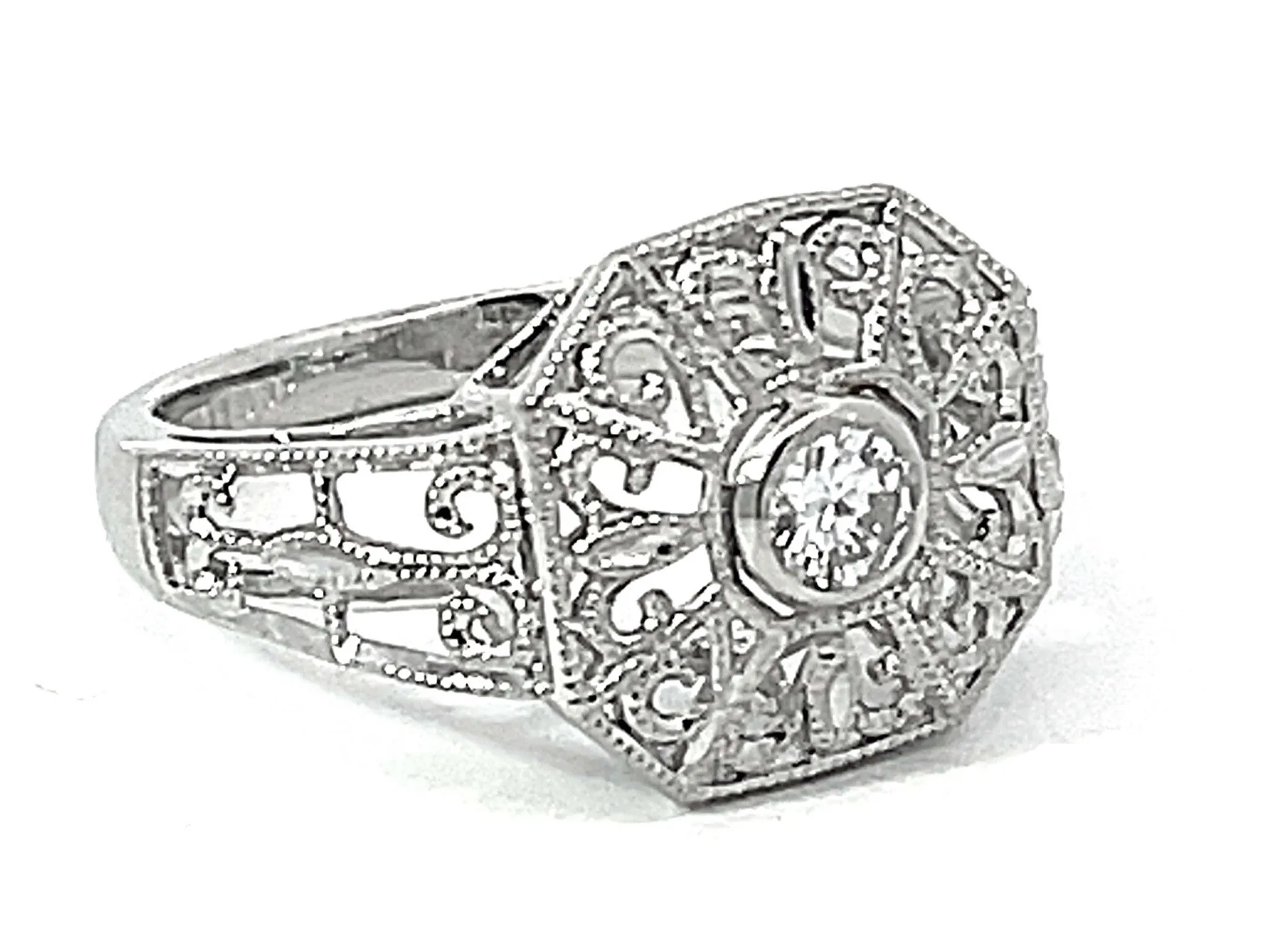 Art Deco Milgrain Detail Diamond Ring in Platinum