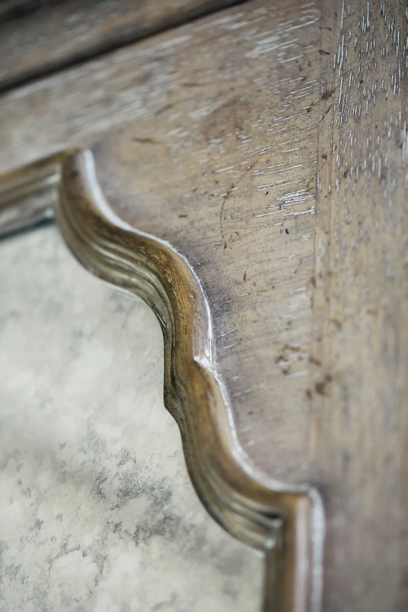 CAMPANIA ARMOIRE