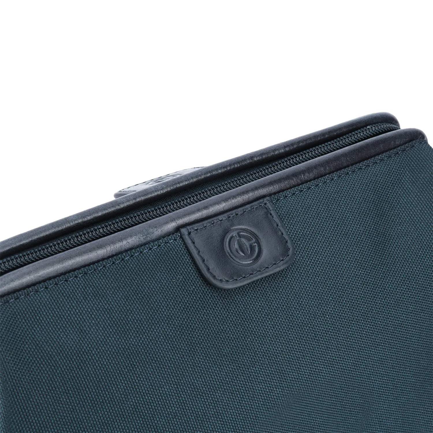 CARLTON CENTERCOURT RPET TOILETRY BG