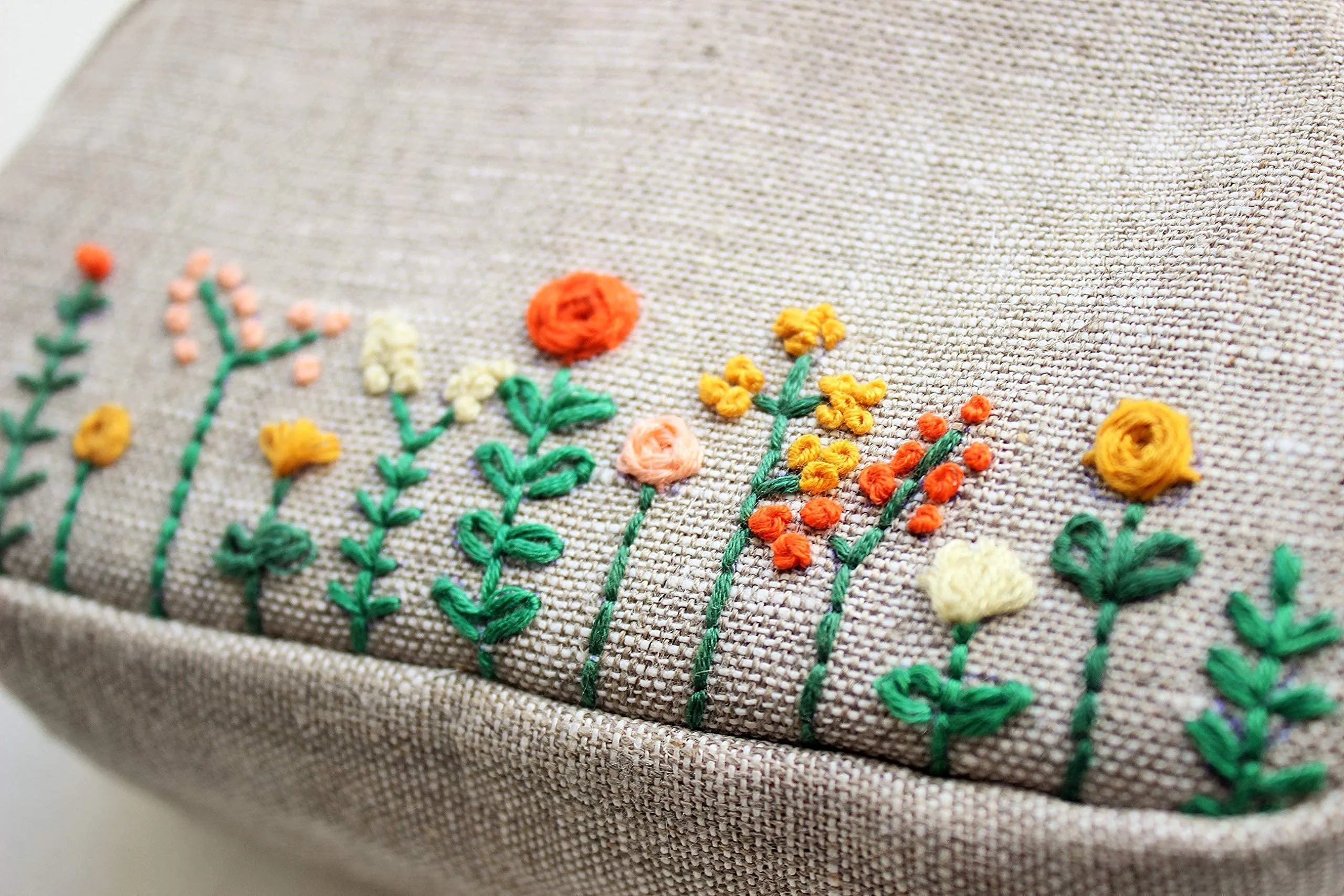 Embroidered makeup bag Small cosmetic purse for women Floral zipper pouch for bridesmaids