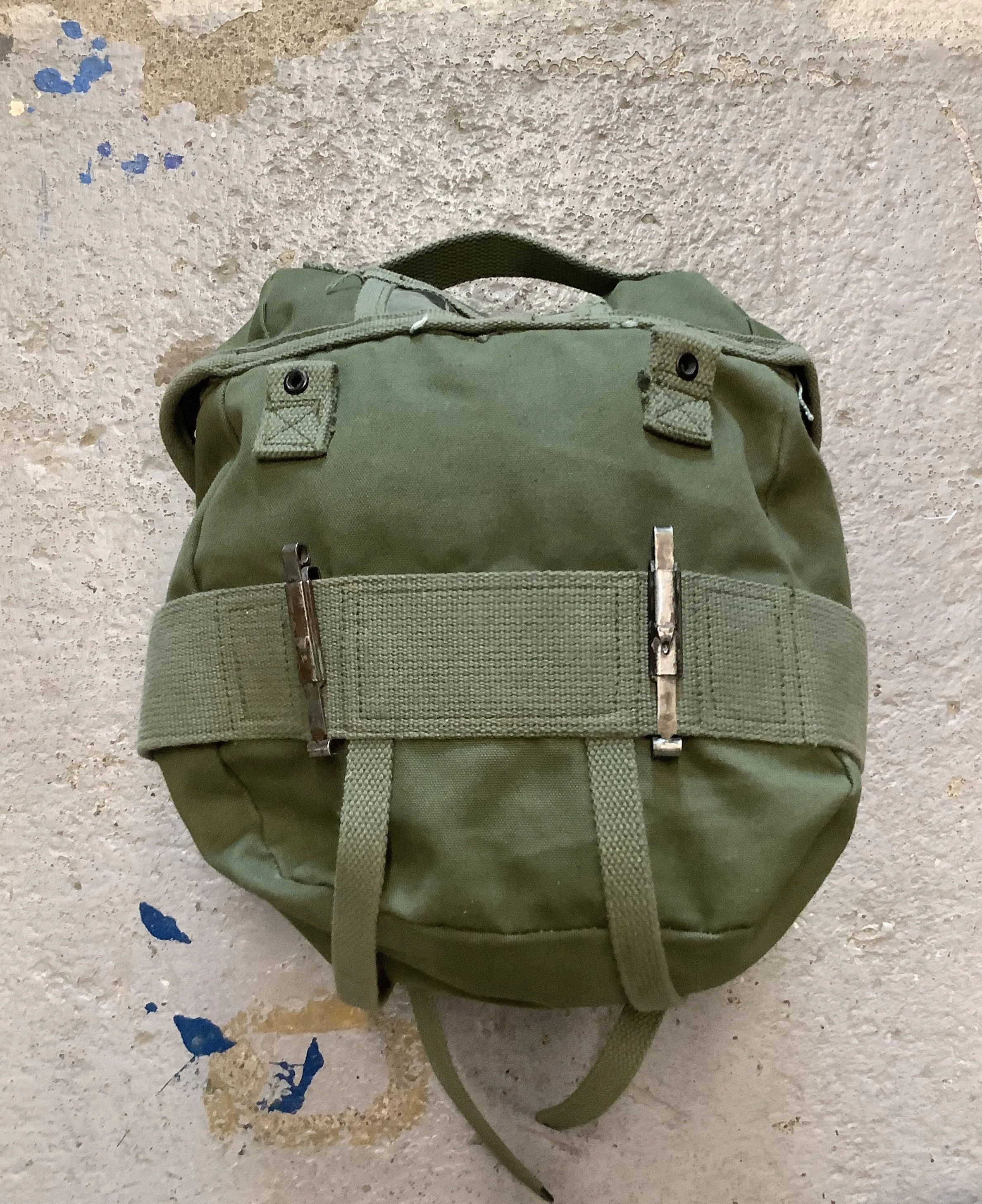 Ex Arm/Cadets large pouch with Alice clips.
