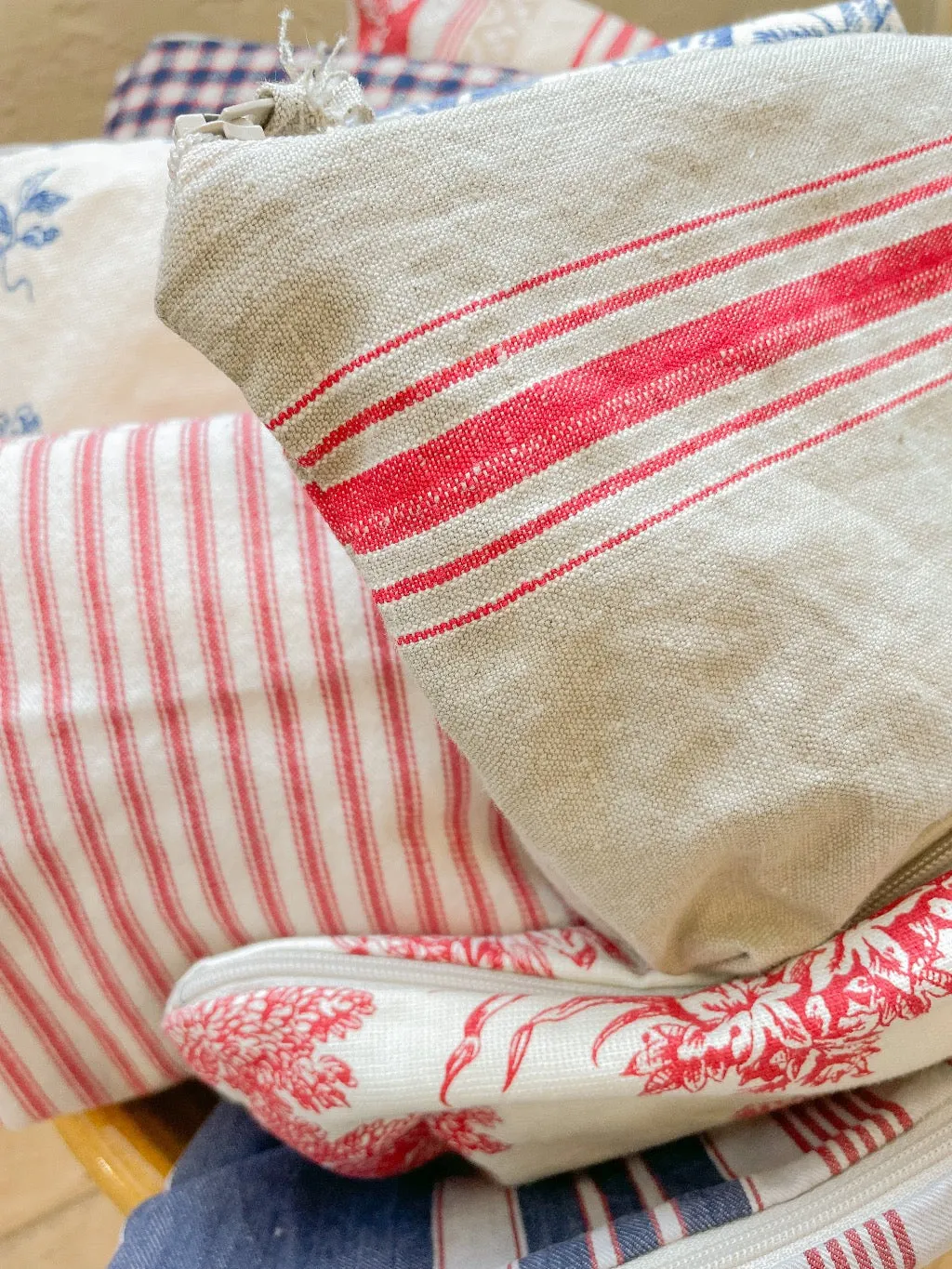 French Fabric Zipper Pouch