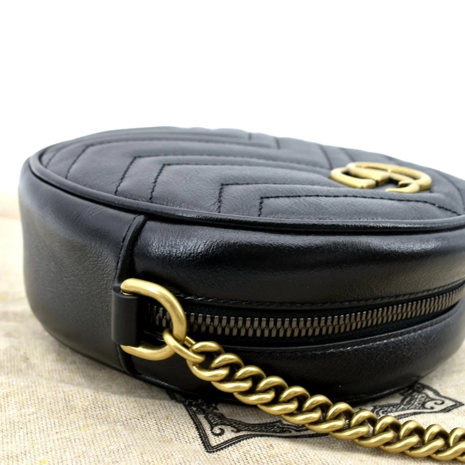 GUCCI GG Marmont Mini Round Leather Crossbody Bag Black 550154