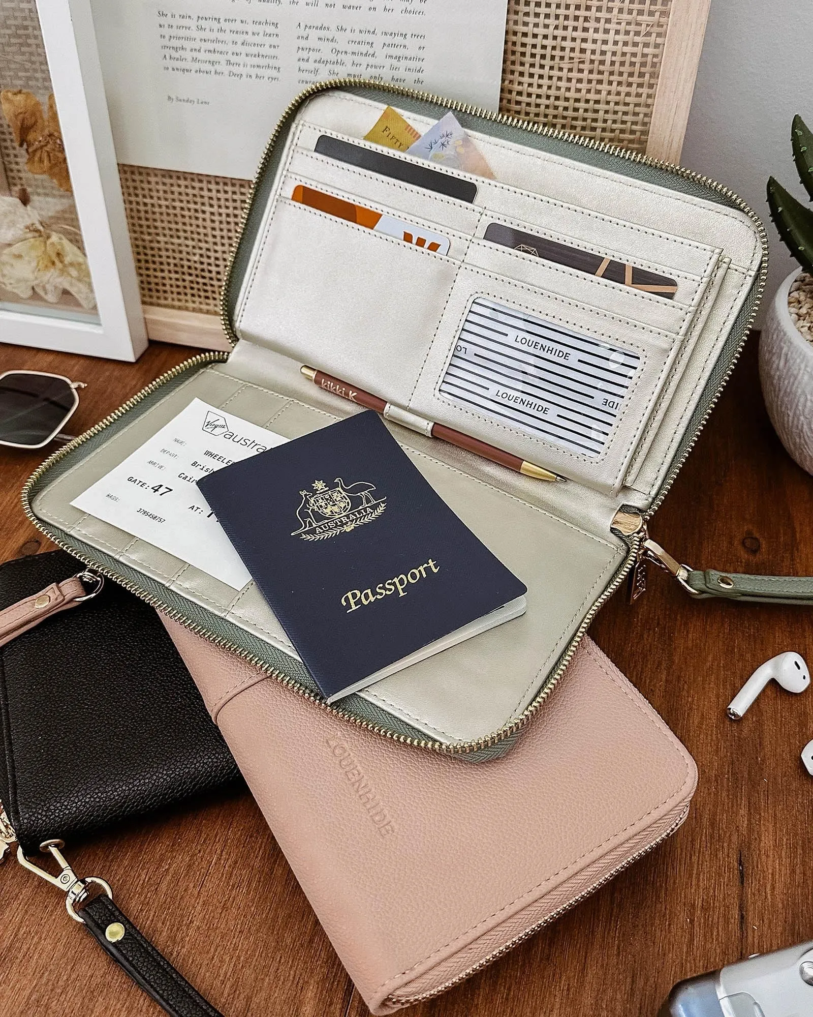 LOUENHIDE Arabella Travel Wallet - Black