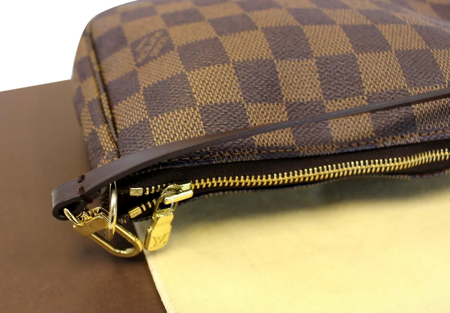 LOUIS VUITTON Damier Ebene Pochette Accessoires Pouch