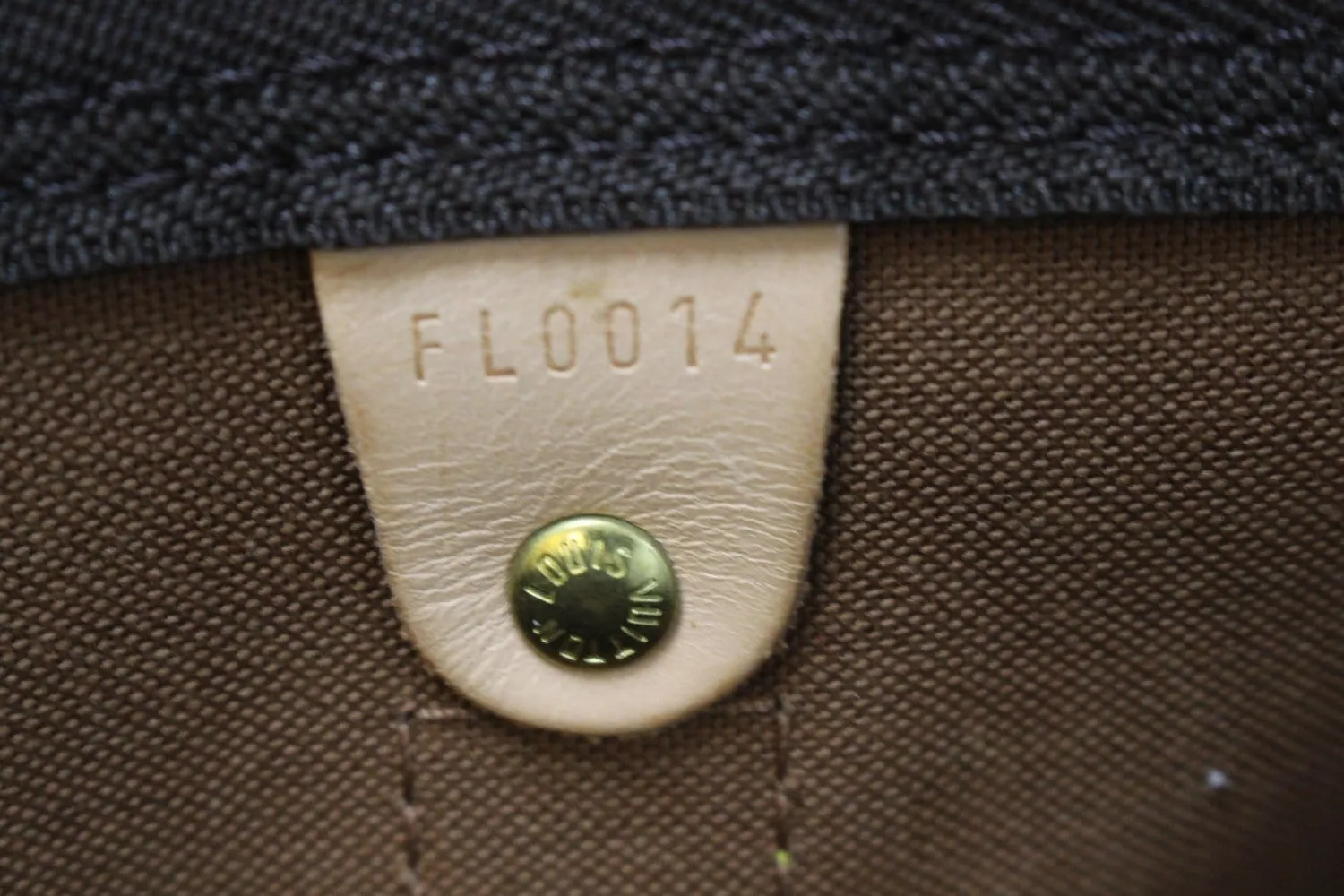 LOUIS VUITTON Monogram Canvas Keepall 60 Bandouliere Bag