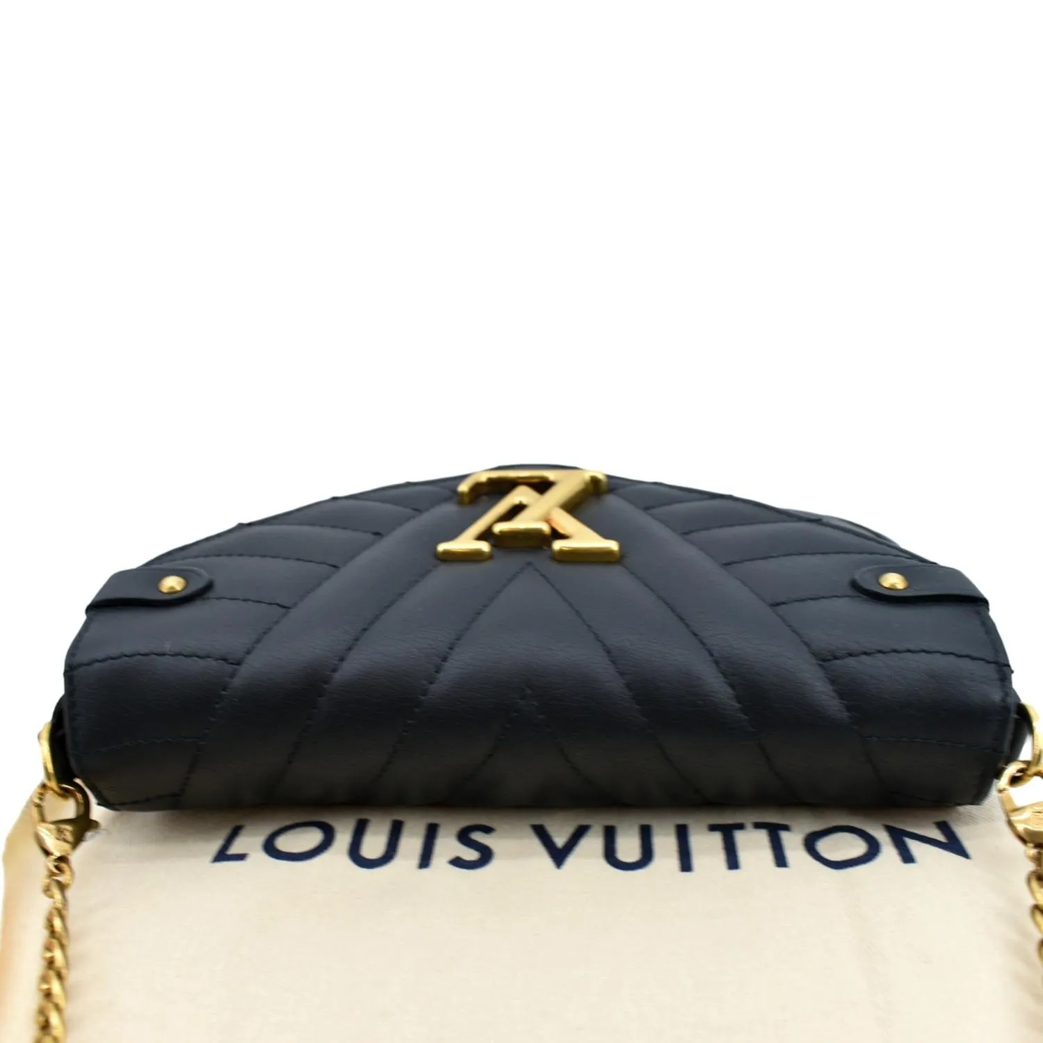 LOUIS VUITTON New Wave Leather Chain Pochette Crossbody Bag Black