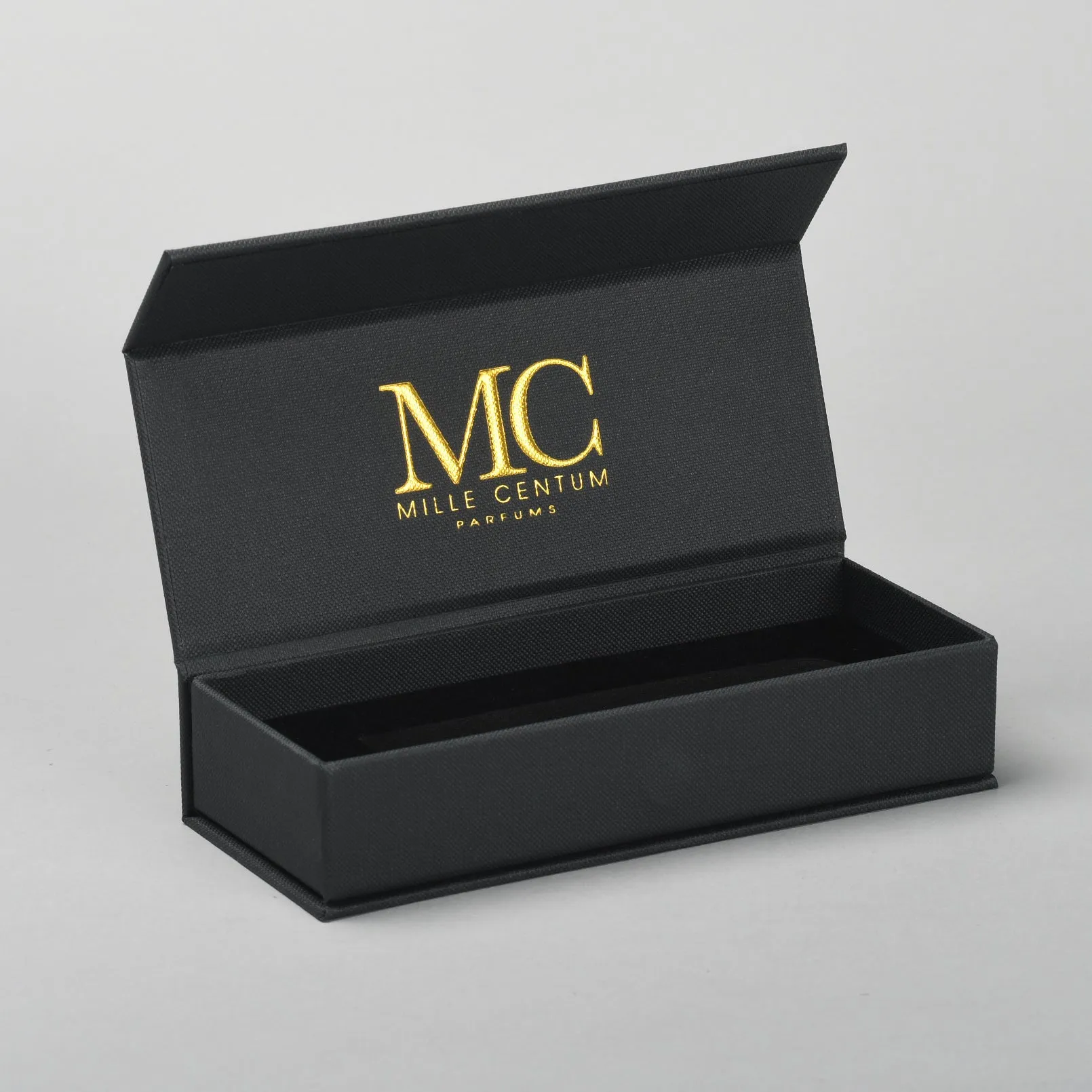 Magnetic Flap Perfume Presentation Box with Foam DieCut Interior