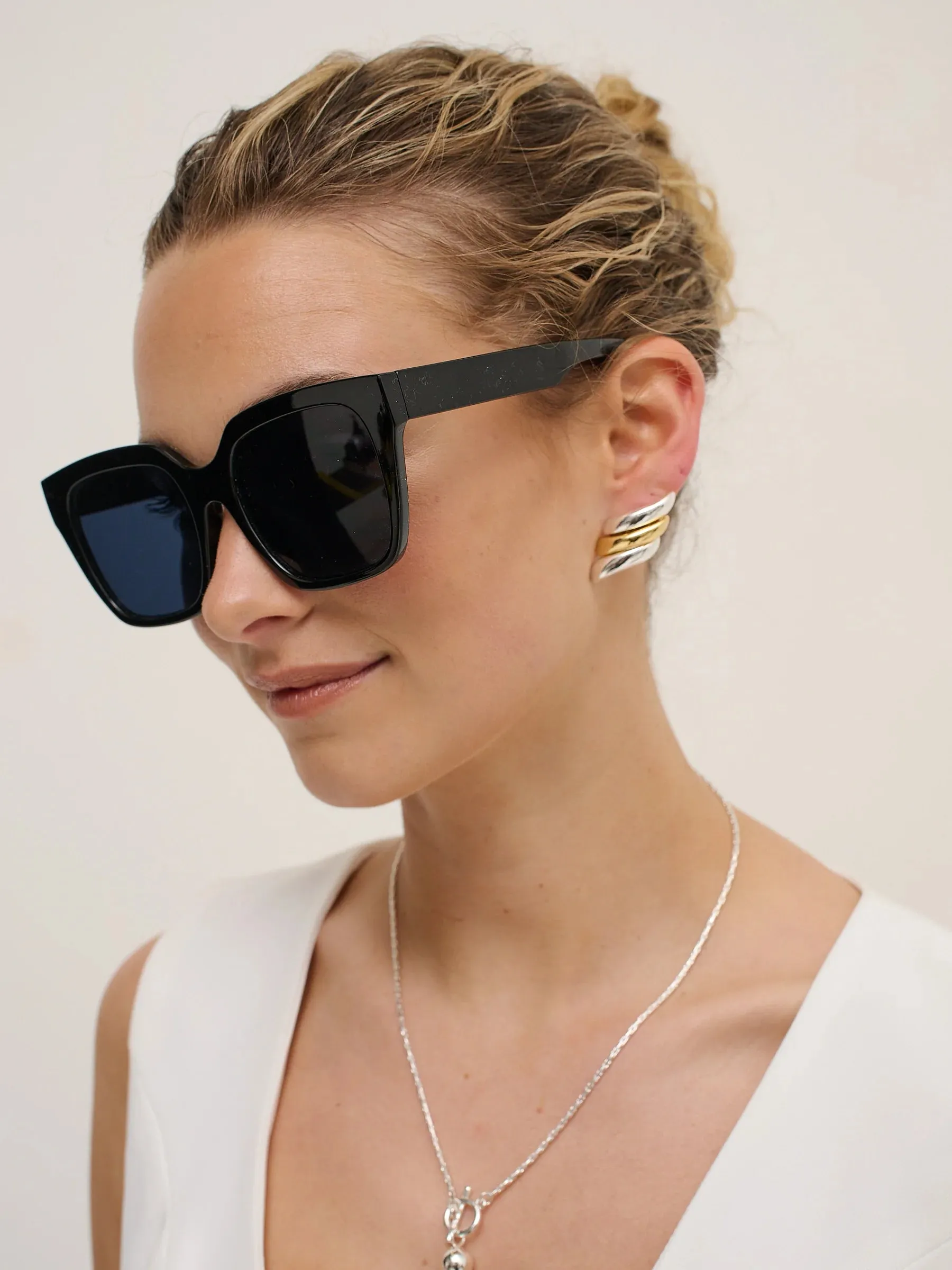 MAREE SQUARE SUNGLASSES - BLACK