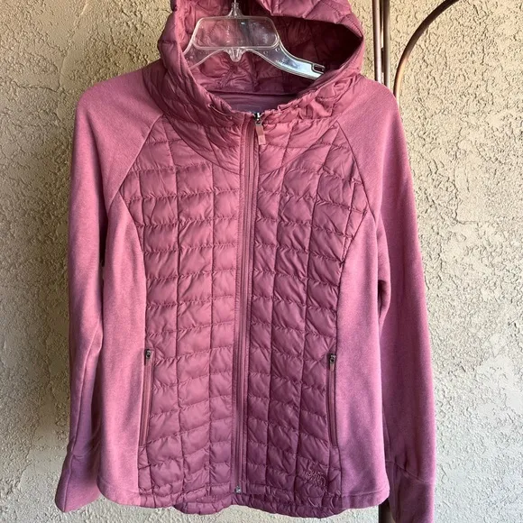 North Fave Endeavor Thermoball Jacket Size M in Dusty Rose
