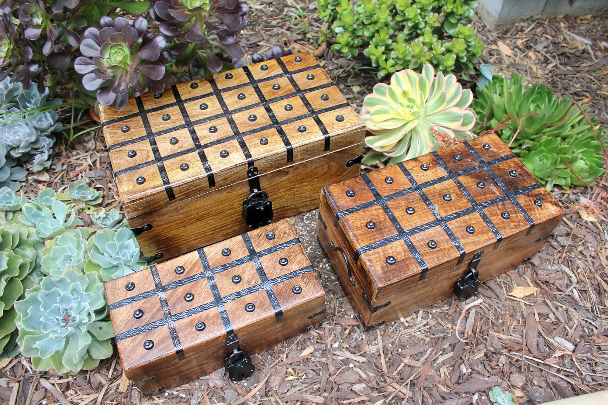Pirate Treasure Chest Flat Lid with Lock and Skeleton Keys - X-Large