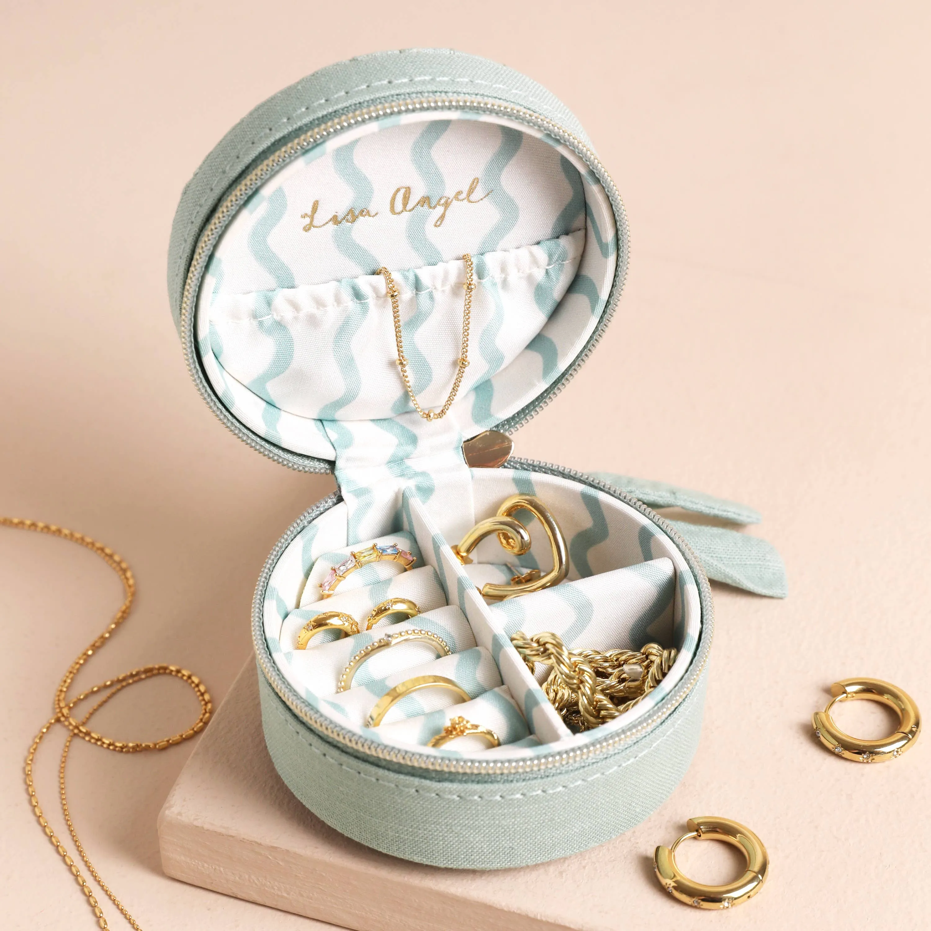 Quilted Mini Round Travel Jewelry Case in Mint