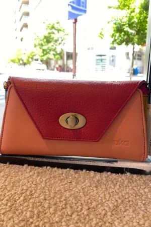 Secret Plain · Clutch