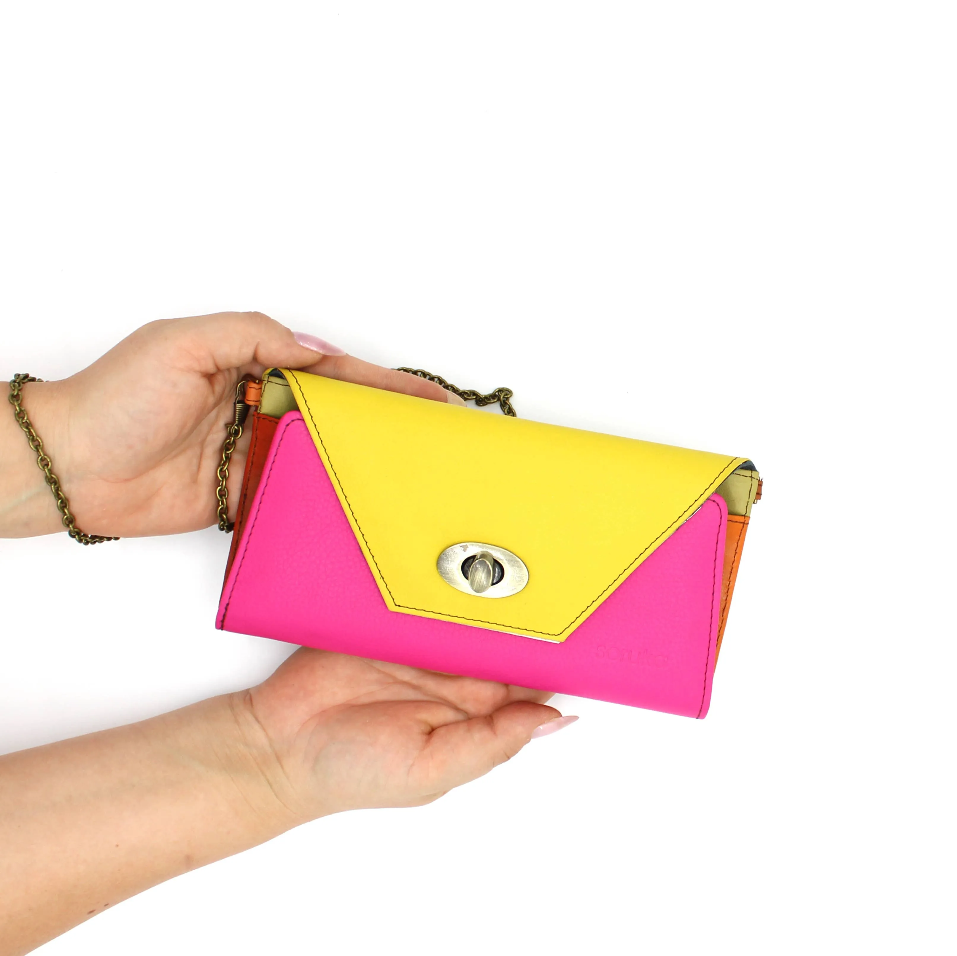 Secret Plain · Clutch
