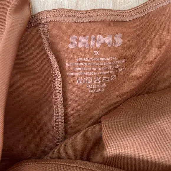 SKIMS Barely There Shapewear Briefs Bodysuit SIENNA SIZE 3 X NEW