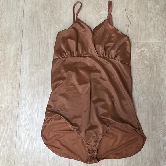 SKIMS Barely There Shapewear Briefs Bodysuit SIENNA SIZE 3 X NEW