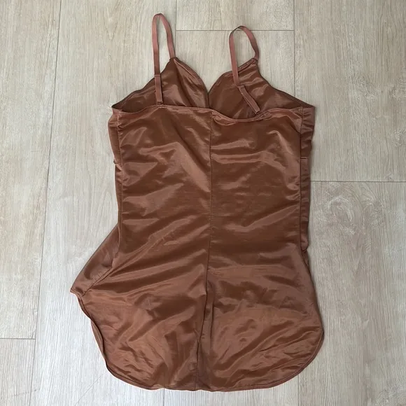 SKIMS Barely There Shapewear Briefs Bodysuit SIENNA SIZE 3 X NEW
