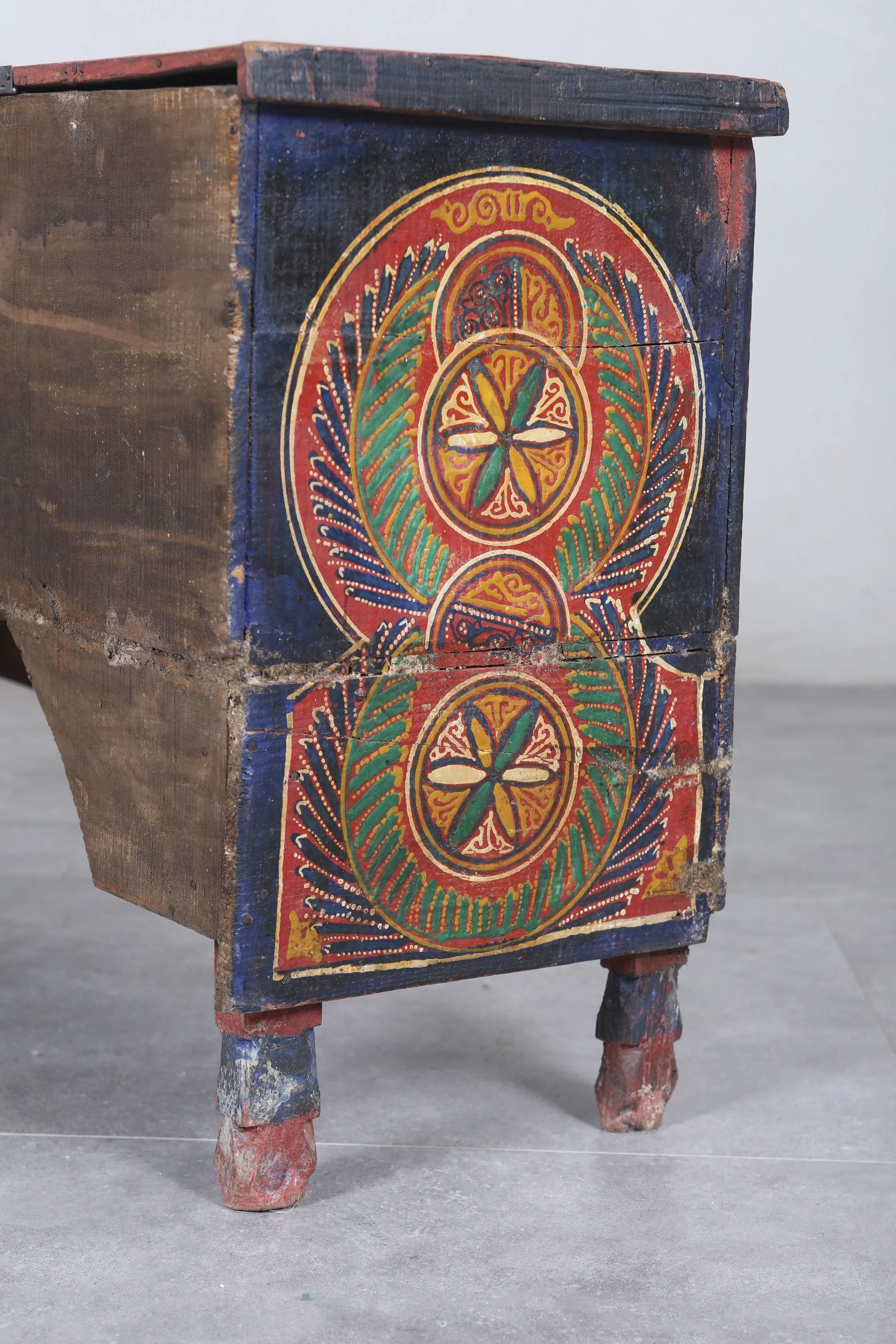 Vintage Moroccan chest  H 23.6 inches x W 49.6 inches x D 13.3 inches