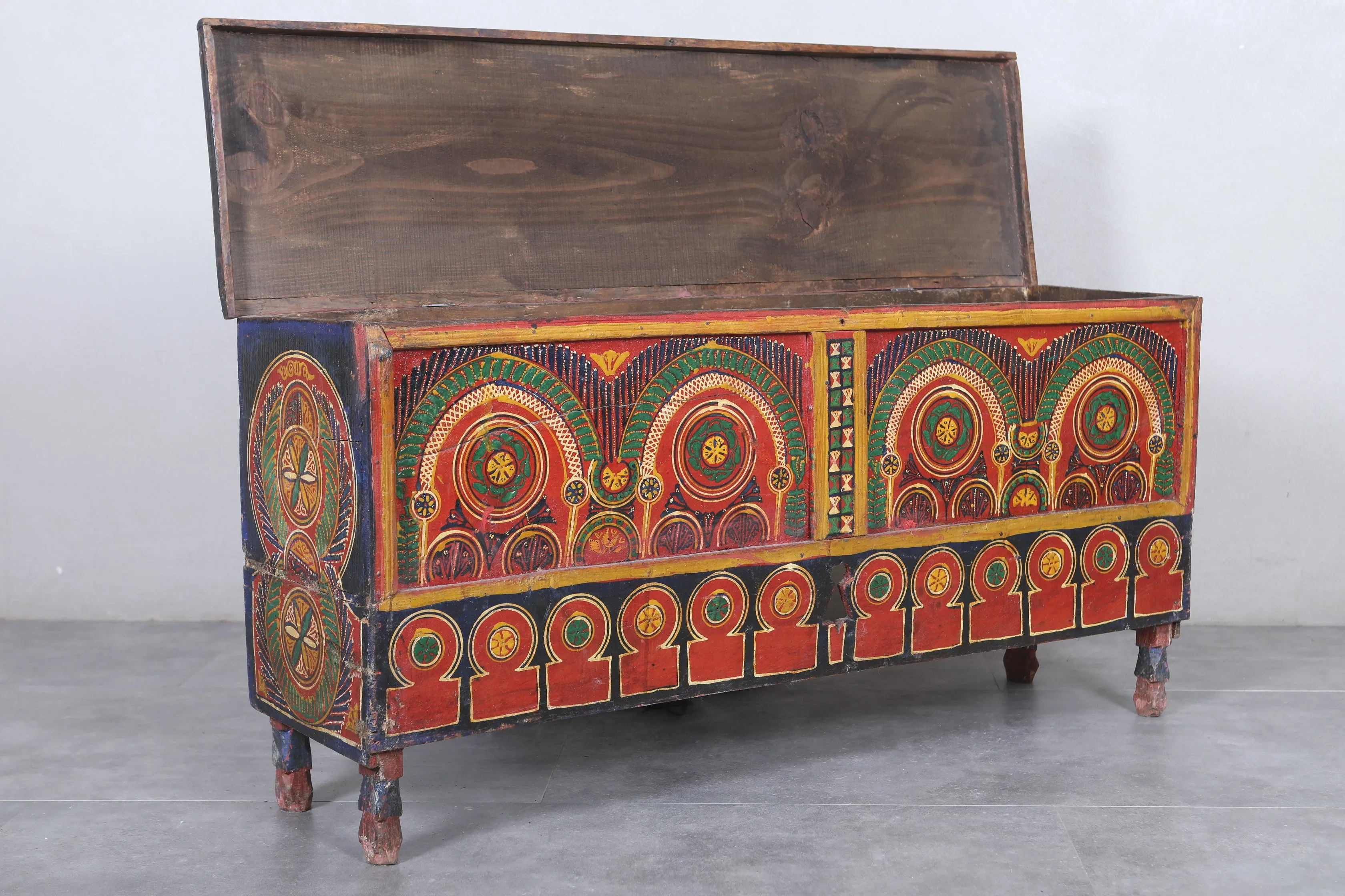Vintage Moroccan chest  H 23.6 inches x W 49.6 inches x D 13.3 inches