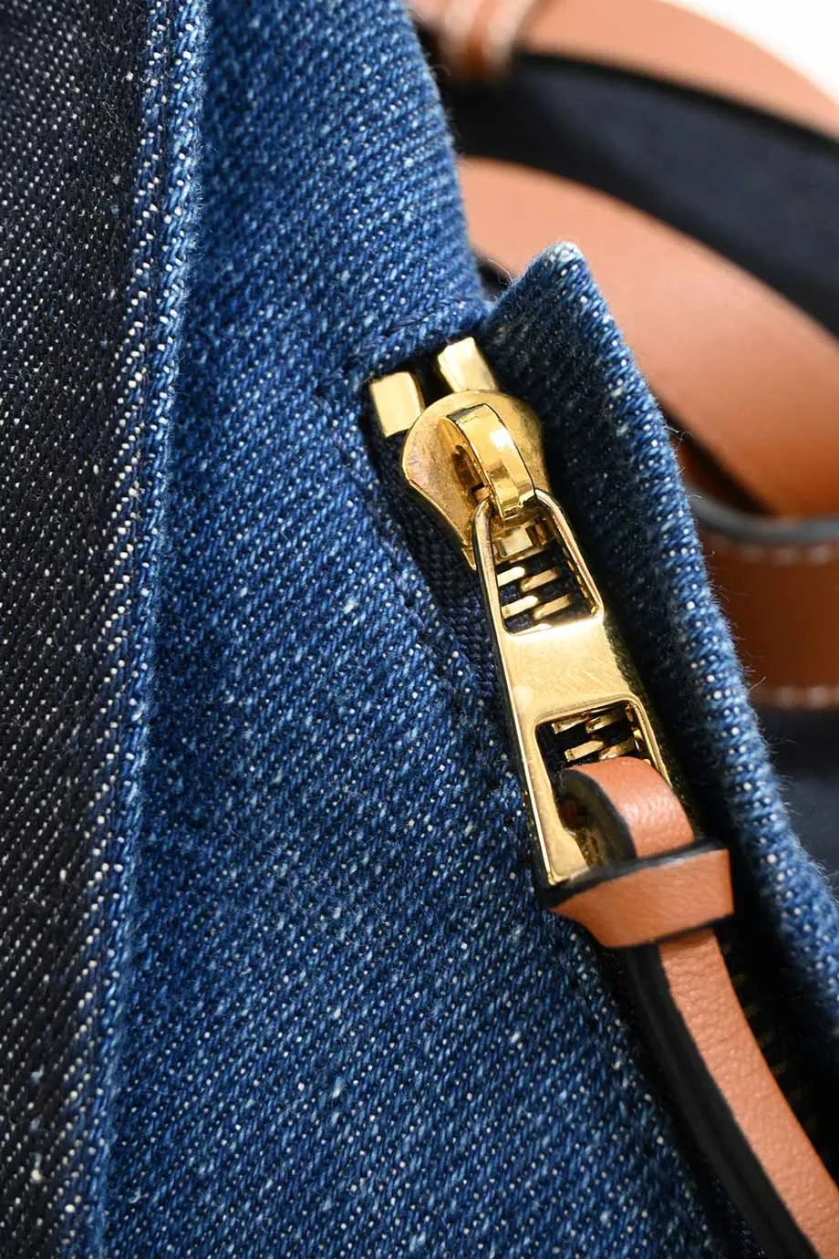 [WB7651] Loewe | Shoulder Bag