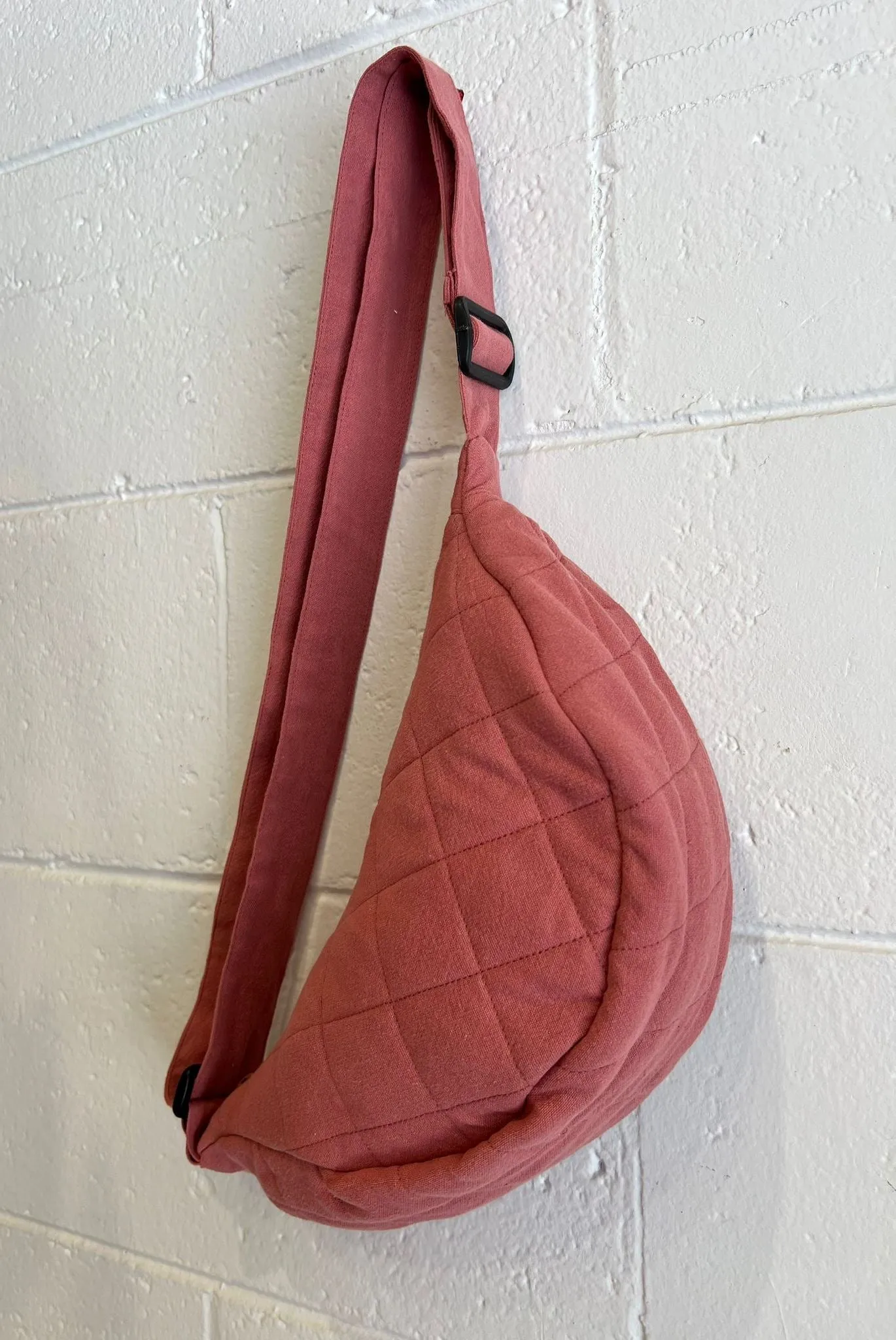 ZABECCA THE LABEL Banana Bag - Rosewood